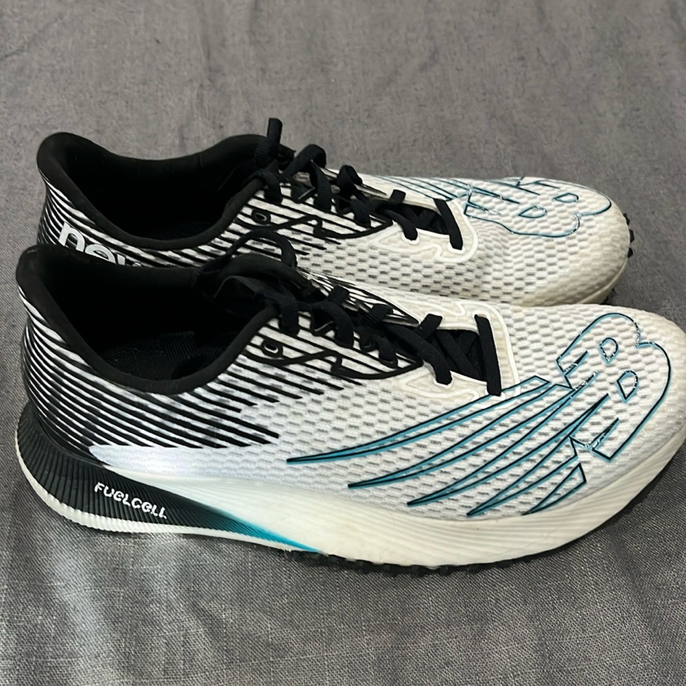 New Balance Fuel Cell RC Elite